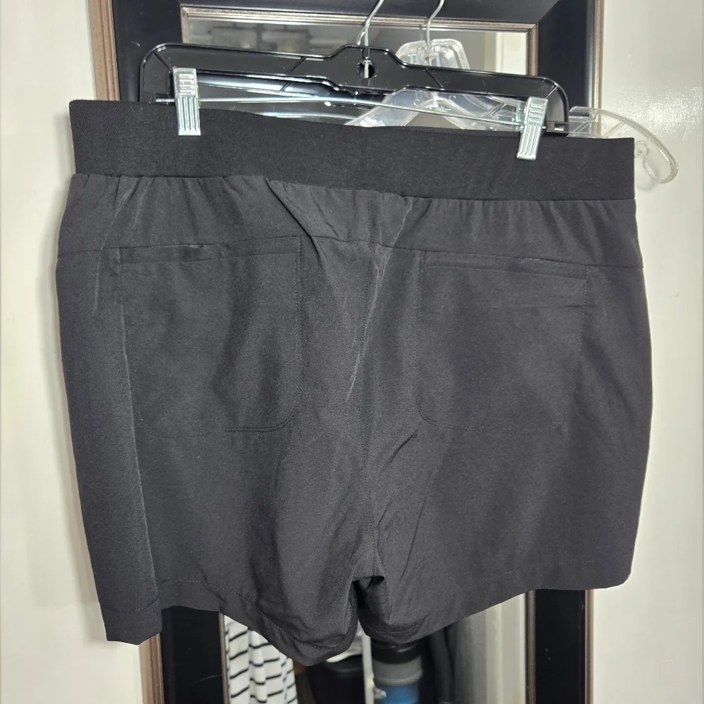 Briggs Women's Black Shorts Sz 16 Elastic Band
